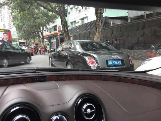 无形装逼最为致命, 现在土豪们都爱这样在朋友圈炫富