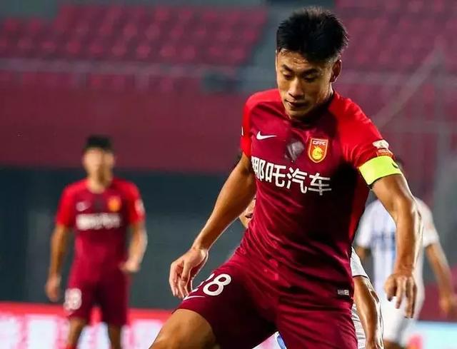 嘴仗大获全胜,国足球员把卡塔尔后卫骂的哑口