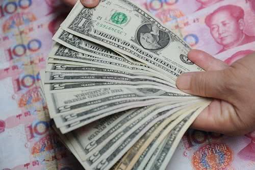 中国为何借给美国这么多钱?专家告诉你,这一招