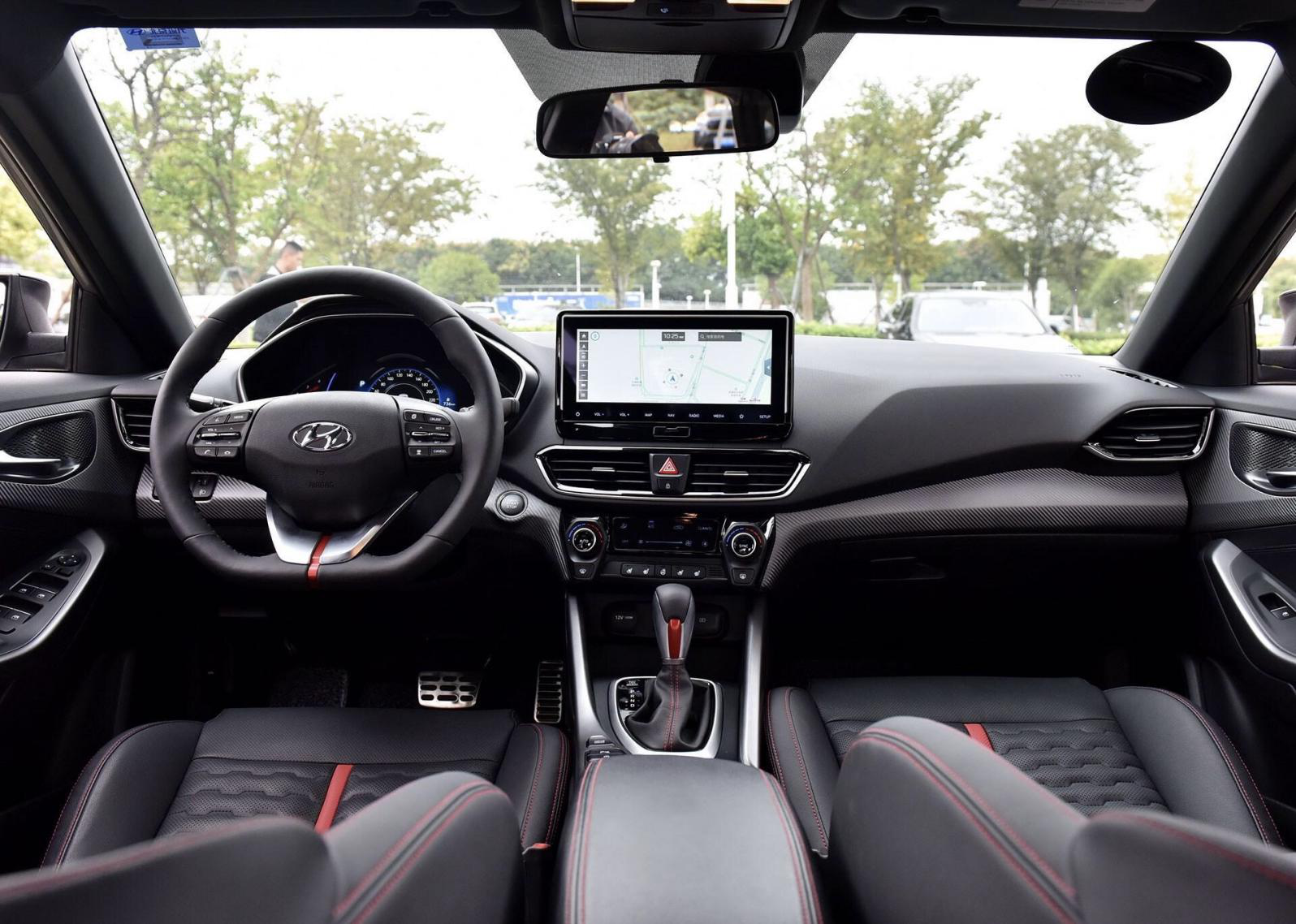 15万预算买运动轿跑,排除思域,领克03和现代菲