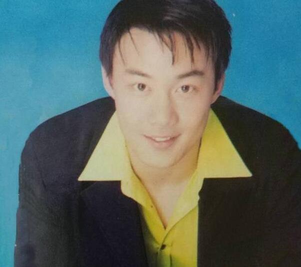 罕见老照片, 赵本山年轻时竟如此帅? 最后一位巨星你认得出算我输