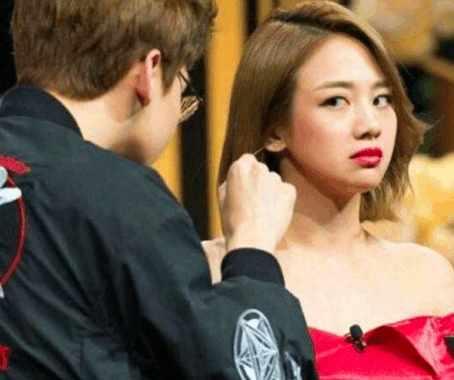 娱乐圈直男真可怕, 白敬亭拿鬼鬼耳环照镜子, 鹿