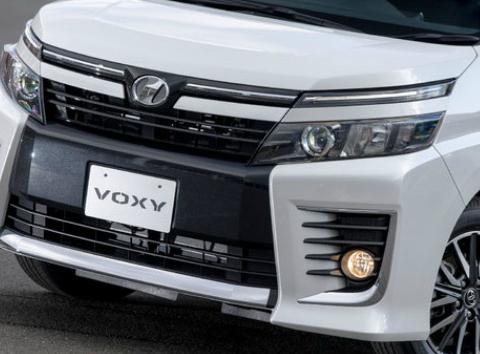 丰田造最亲民的MPV，后排KTV让GL8都红眼