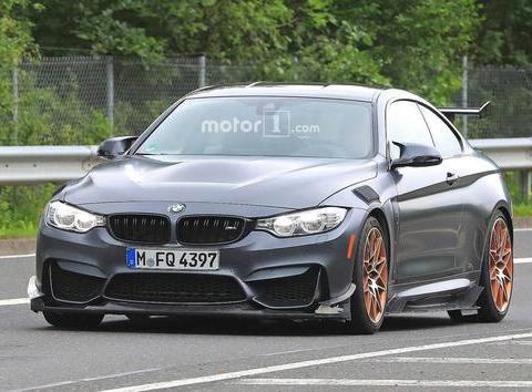 宝马M4 CSL谍照流出，采用更激进的外观套件，动力还将得到提升