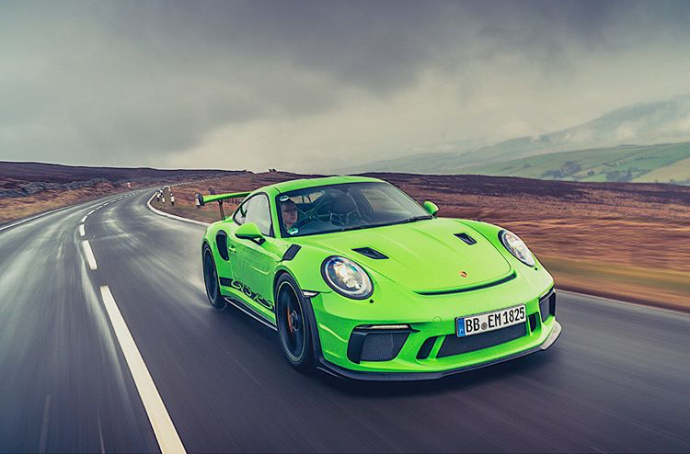 保时捷911 GT3 RS要想生活过得去，车身哪怕是绿色