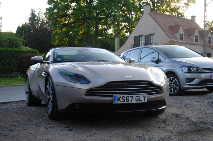 阿斯顿马丁Aston Martin DB11 Volante V8