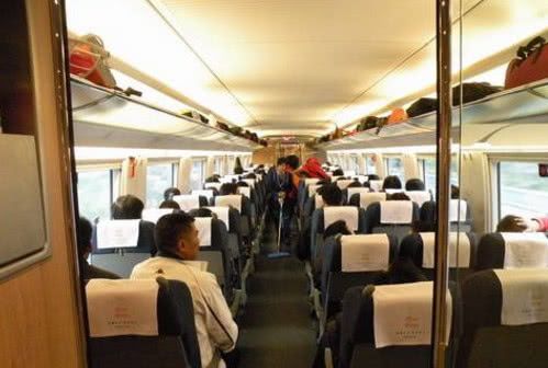 印度游客评价中国高铁:载客量少,普及率低?网