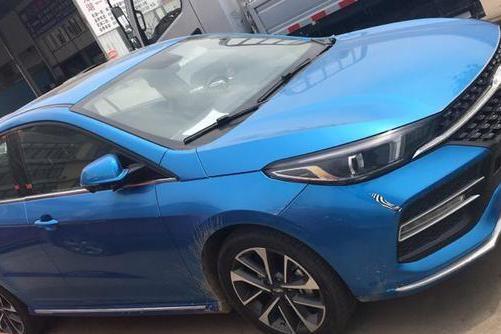 奇瑞再造爆款轿车，外形比艾5更帅，内饰科幻，网友：帝豪买早了