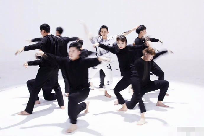 《这，就是街舞!》天才选手张天赐的中国风街舞，让千玺队长得意