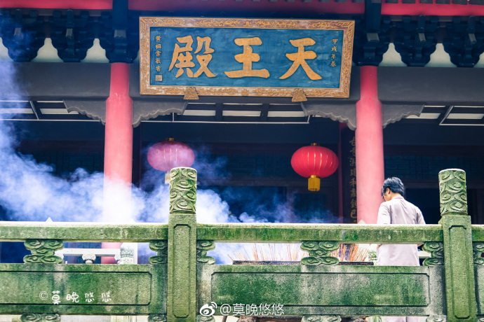 玉台寺位于江门新会圭峰山的山腰，是一座历史悠久的寺庙
