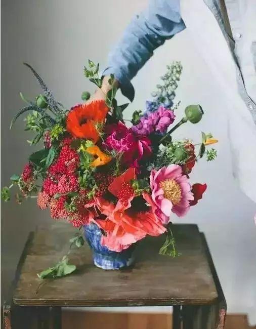 鲜花色彩搭配:花束的基本的色彩搭配的知识您