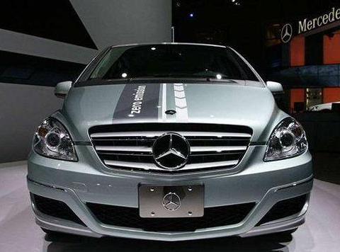 中等层次的人的必选，奔驰b级车，外观惊艳大气动力十足