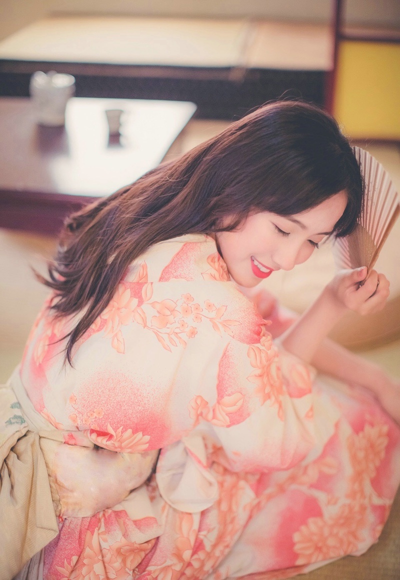 日系粉嫩美女娇美笑容吸睛靓丽写真集 @微相册 @微博摄影