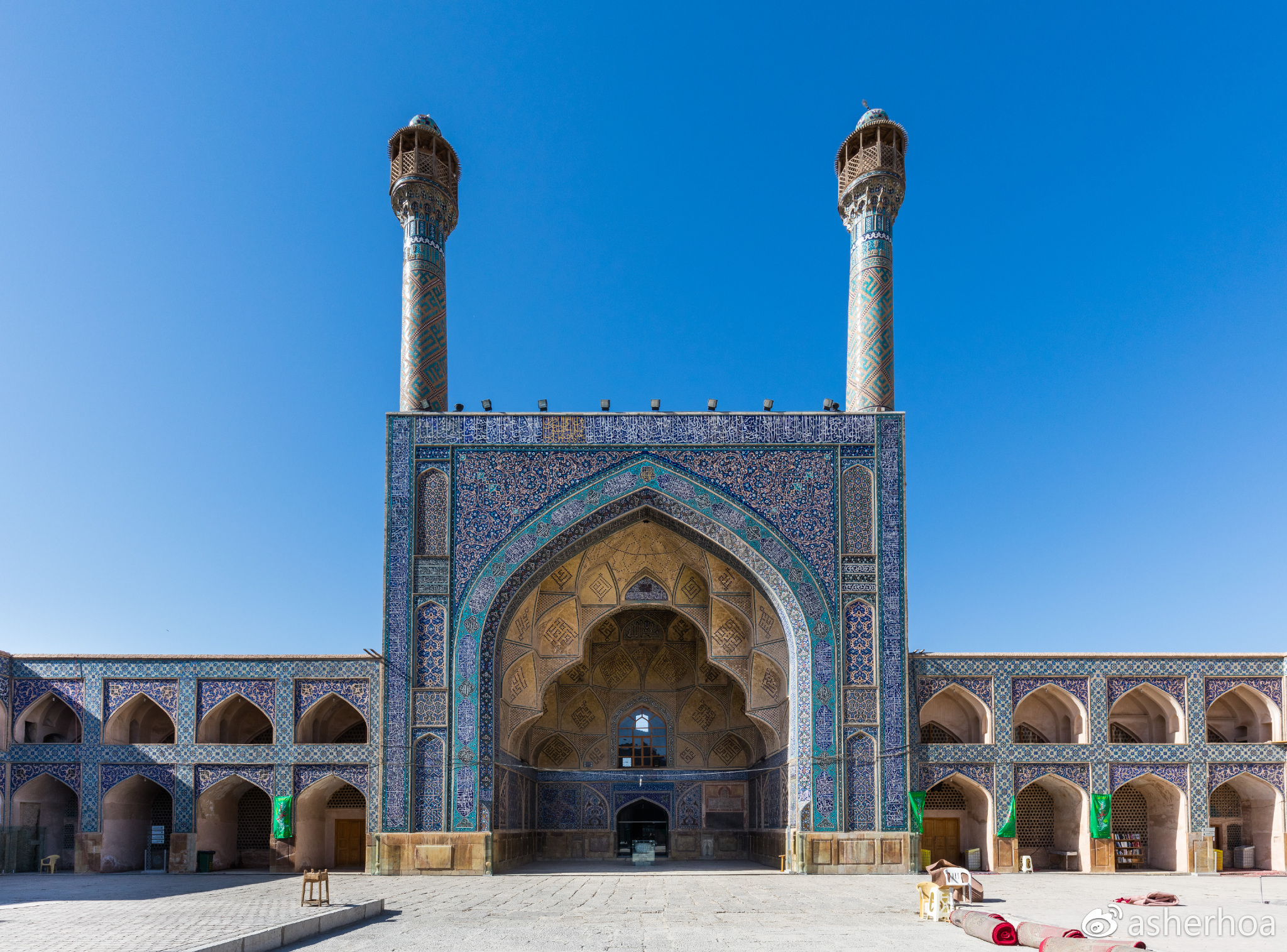【携程攻略】伊斯法罕聚礼清真寺景点,聚礼清真寺建于11世纪，是伊朗现存最古老、最大的清真寺，建筑包含了…