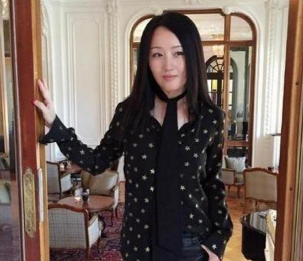 杨钰莹豪宅曝光，室内装修的华丽奢侈，室内的绿植都价?.