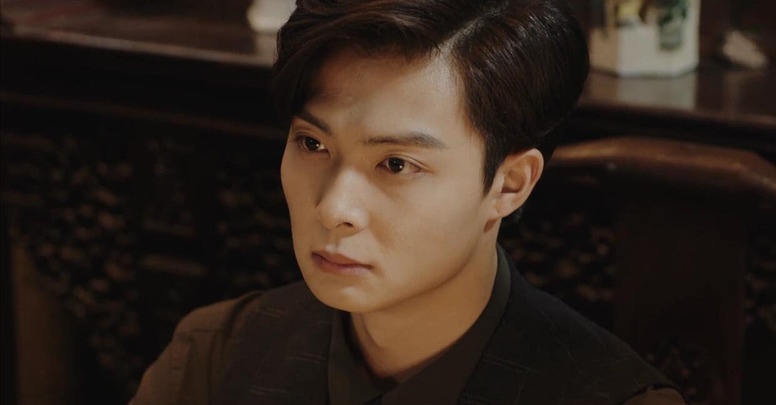 《沙海》:张日山为什么老是玩手机?其实剧中已