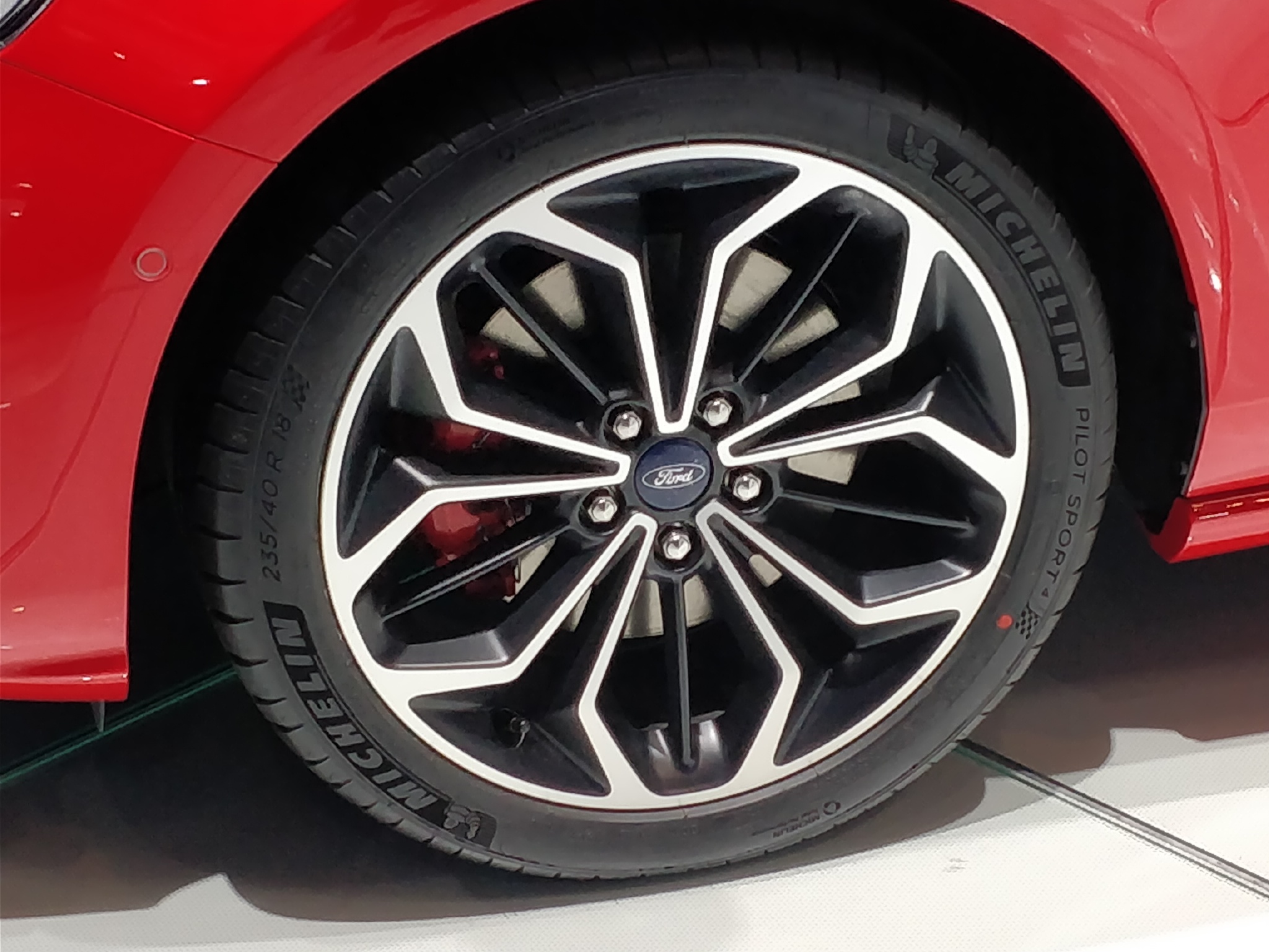 新福克斯 ST-line亮相