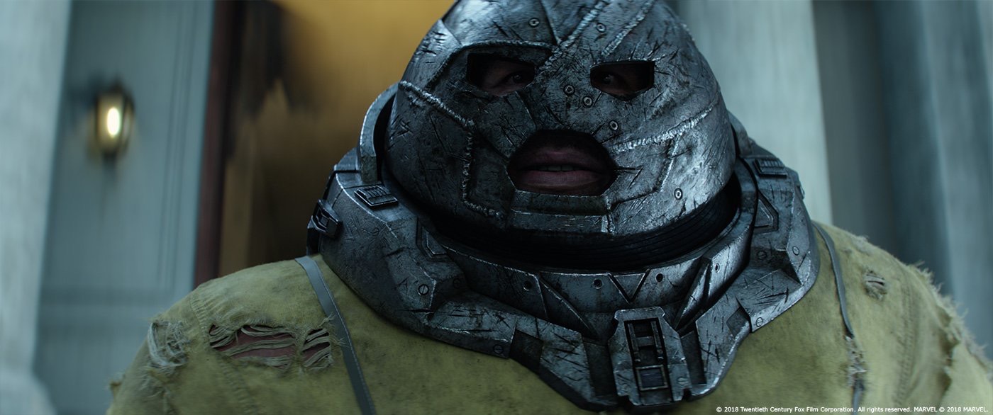 《 》一波超清剧照,红坦克手撕死侍