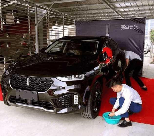 首提魏派VV7顶配, 4S店交车仪式隆重, 车主: 18万花的值