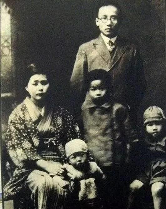 世人谓我恋长安，其实只恋长安某，郭沫若最动人的一首情诗