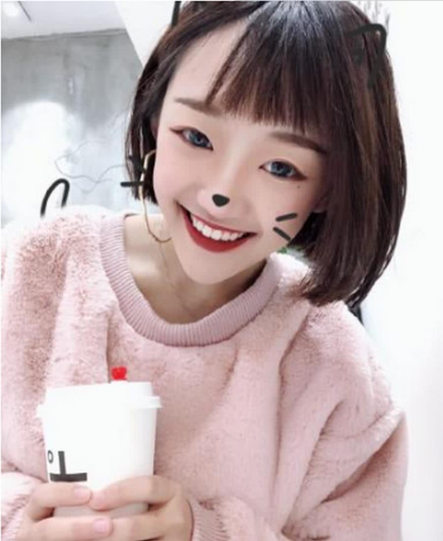 抖音上靠甩臀舞爆红的代古拉k,粉丝超一千万,私