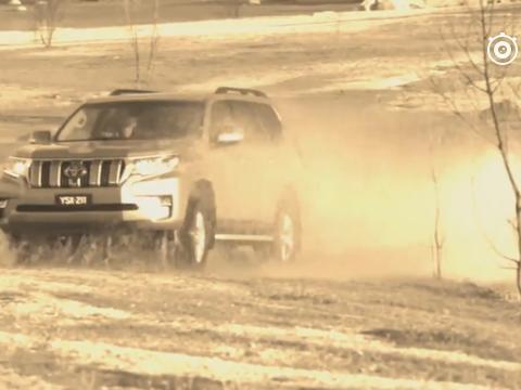 为啥川藏线的路上看到的都是陆巡？这车比路虎奔驰还牛