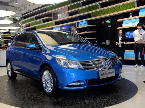 2017款腾势电动汽车，外观高大，配置升级，售36.9万起