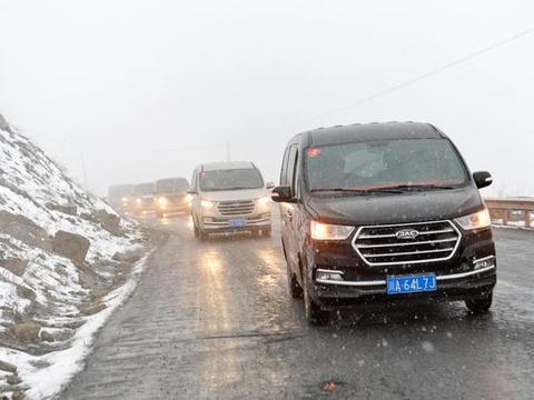 四姑娘山遇见暴风雪，瑞风M4说无妨，风雨无阻而且还省油
