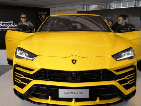 全国首台到店的兰博基尼Urus，网友: 众泰皮尺部赶紧进店测量