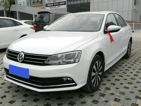 小伙托销售亲戚花14万元买辆大众速腾展厅车，拿到车后开心不得了