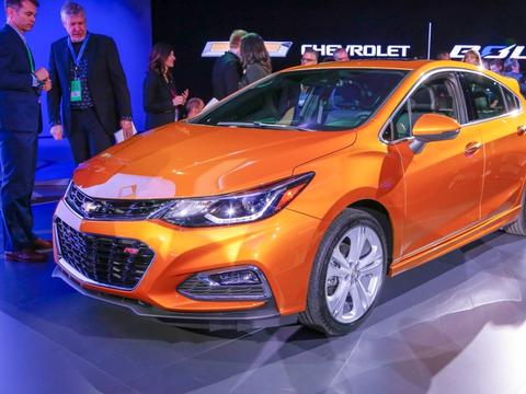 2018年雪佛兰科鲁兹车型，有汽油和柴油两款，吸引众多消费者