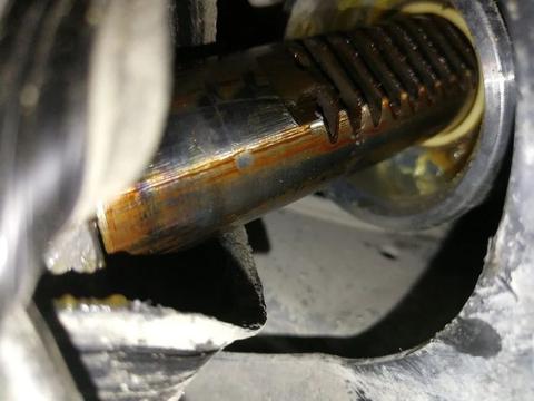 修车还是要懂点流体力学的！宝马X5转向异响维修案例