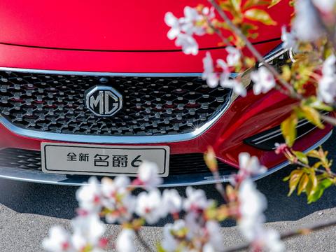 年轻爵粉疯狂打Call 全新名爵6单月销量过万