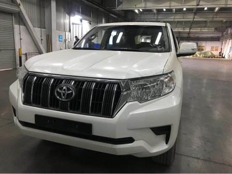 2018款丰田霸道4000现车实拍 追捧中东版普拉多