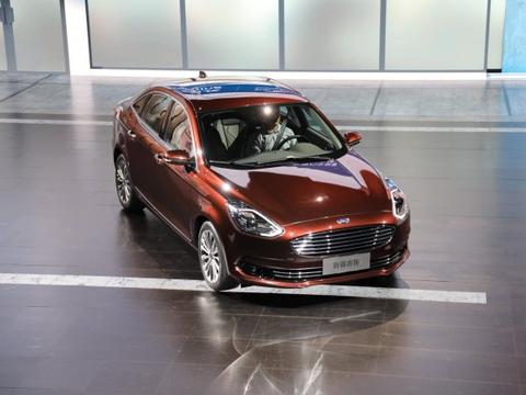 福特新款福睿斯发布 设计微调/动力升级