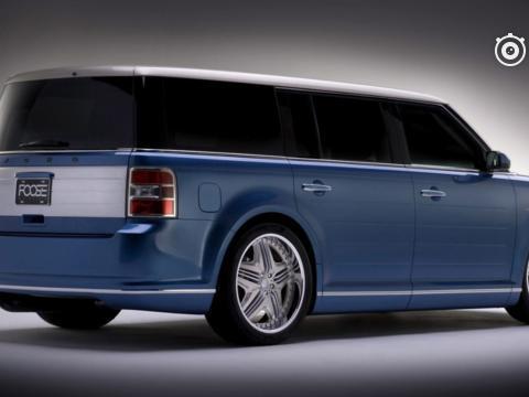 222六座SUV，4个天窗，全时四驱，比路虎揽胜便宜40万！