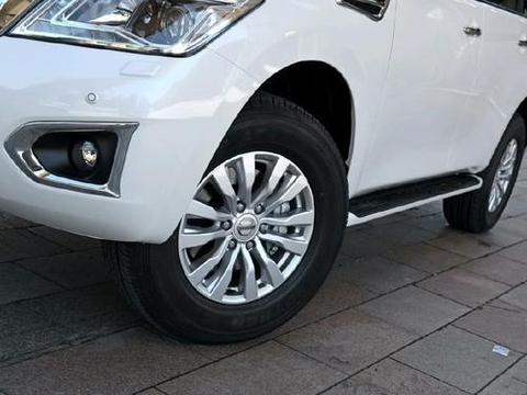 还在加价买普拉多？沙漠之王也才卖50万，4.0L+两把锁！