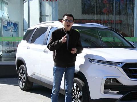 10万块空间最大的SUV什么样，实拍体验宝骏530