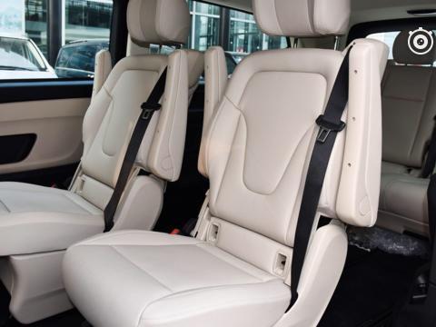 何必要买日系埃尔法？这款奔驰V级开出去更有面子