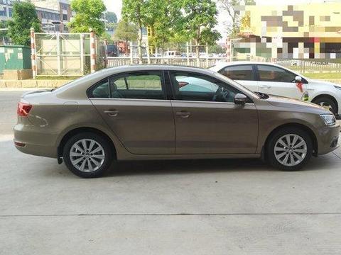 大众速腾2014款改款1.4TSI 自动豪华型，中规中矩，成熟稳重