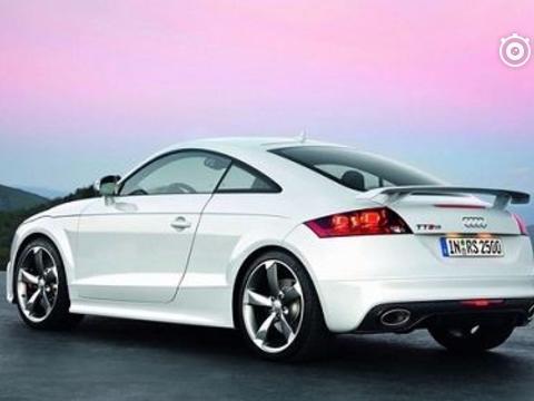 当 TT-RS 对上 GT-R ，直线加速谁会称王？