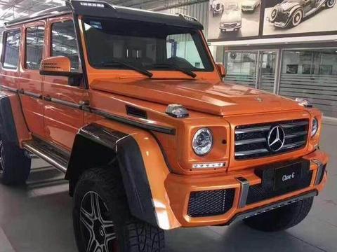 奔驰G500是奔驰在2010年秋季美国市场上市的一款超豪华SUV