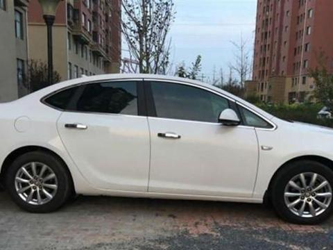 当年落地17万, 而今新款上市降价10万无人问津, 车主无奈吃不下饭