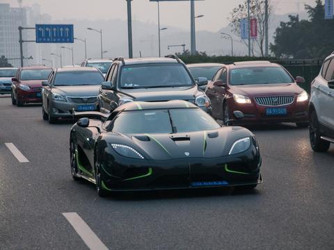 两千万级的“幽灵”跑车，地表也才25台，一次保养费可买一台3系