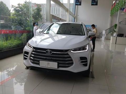 比亚迪全新唐到店实拍！后排空间又大又灵活！