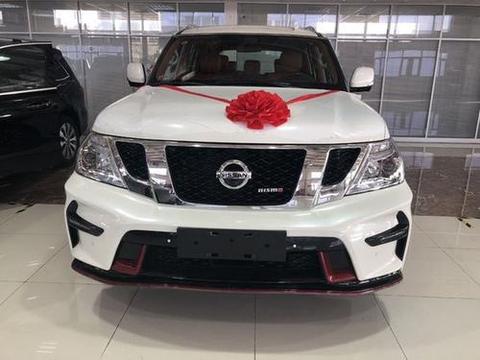 18 款日产途乐 Y62 外形圆润犀利高大威猛