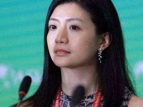 17岁拿麻省3个硕士学位，马云都怕，身价百亿劳斯莱斯傍身仍单身