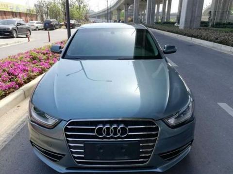 花12万买辆奥迪A4L代步，开回乡下跑婚庆，邻居投来羡慕的眼光