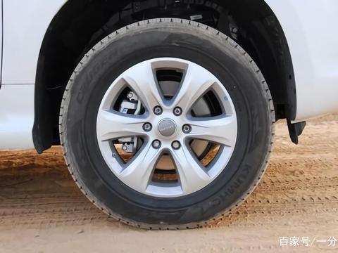 最厚道的越野级SUV，2.0T+8AT标配四驱，这硬派越野不到20万！