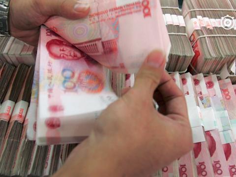 男子带全款现金去买车，4S店：不好意思，不卖全款车